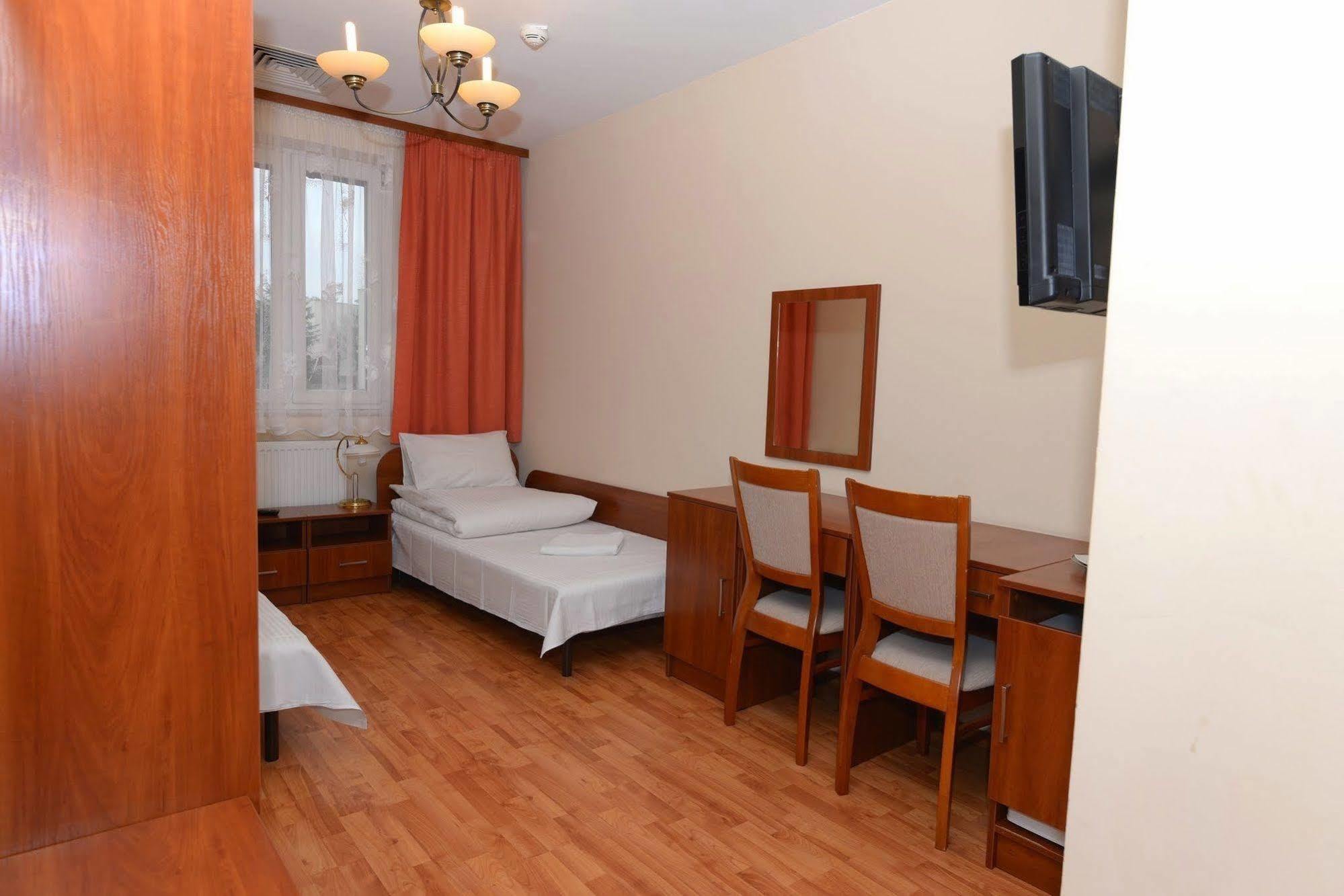 Aparthotel Osrodek Scsk Optima Cracovia Exterior foto